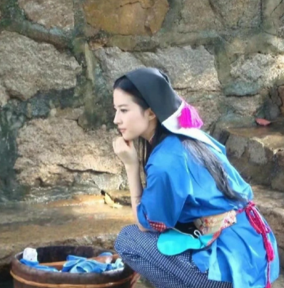 看到刘亦菲乡村造型后，真正明白什么叫做演不了农村人！​​​