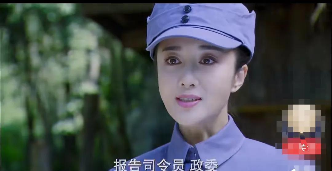 大家知道这是哪部抗日神剧吗？剧情好不好咱不知道，女演员这妆容简直堪比当前偶像