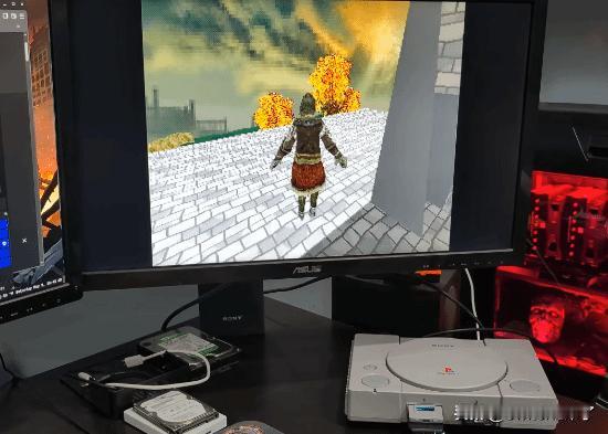 Mod作者2009aero近日展示了一款基于初代PlayStation硬件运