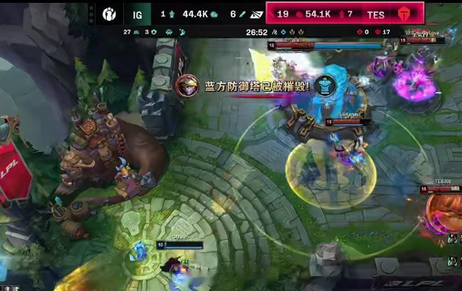 恭喜TES再下一城，2-0IG，拿到赛点！TES资格赛拿到赛点TES对战I