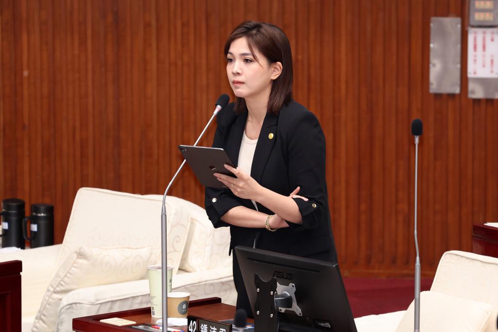 喊话民进党“不用把我当刀使”！钟沛君赞蒋万安：2026年台北市长最佳人选北市某