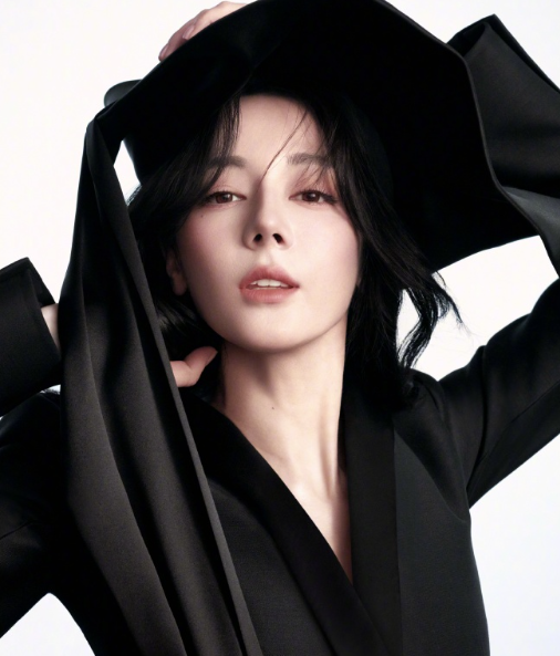 你像一道突然照进我生命里的光，并非刻意璀璨夺目