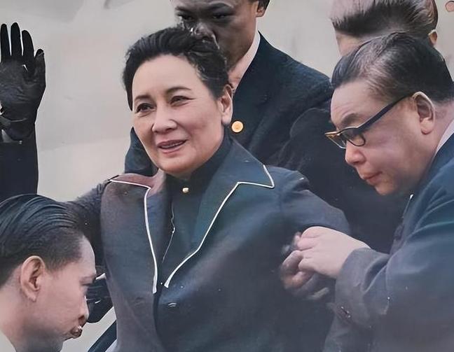 宋美龄活了106岁，然而，长寿从来是双刃剑，因为活得过于长了，晚年的宋美龄眼见身