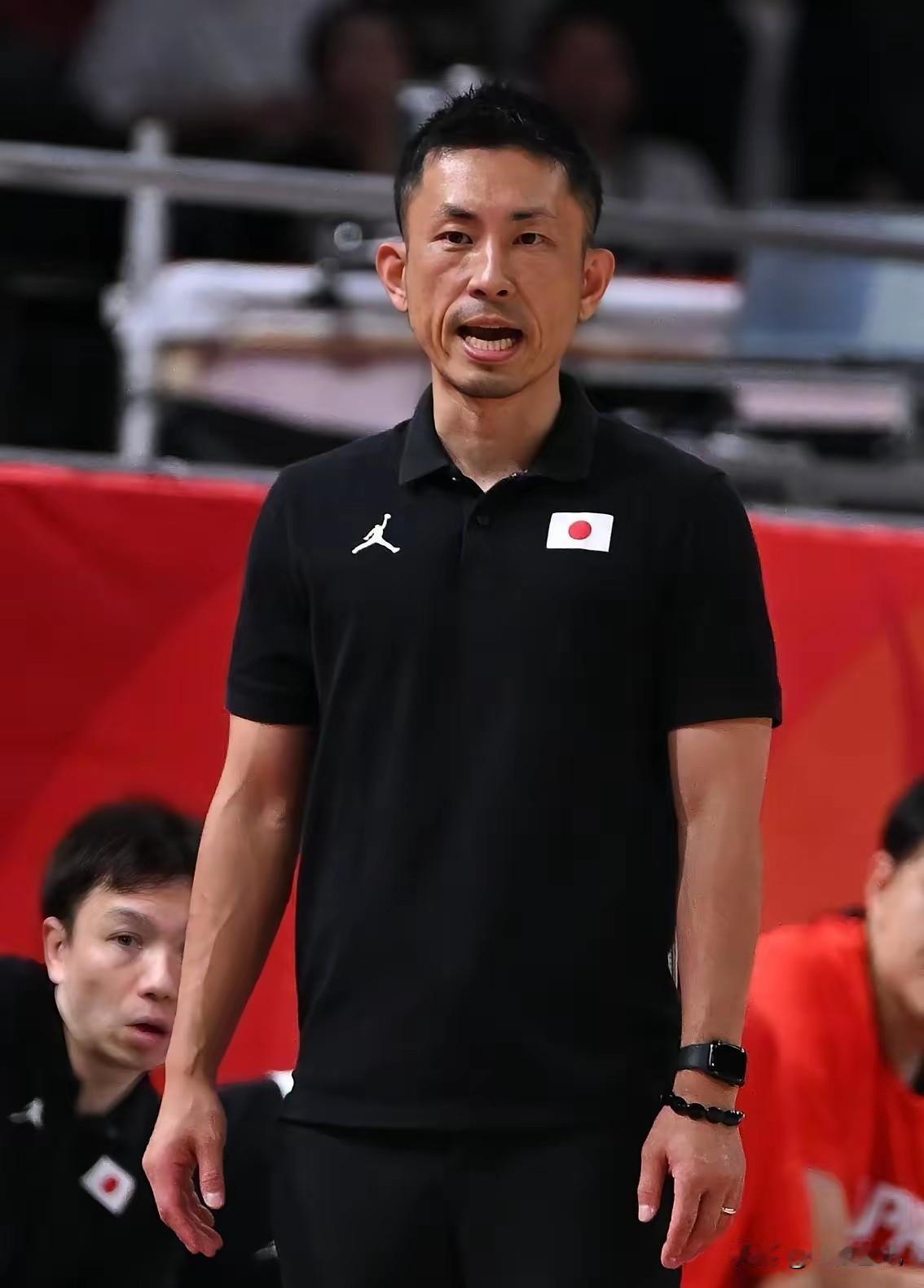 中国男篮主教练的执教视野现阶段仍处在井底之蛙？谁说中国男篮无人可用？我们有亚洲