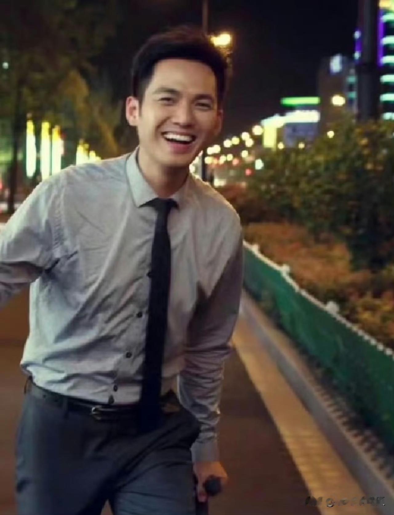 黄晓明最羡慕的应该就是钟汉良不是钟汉良演技比他好，而是钟汉良50多岁了演偶像