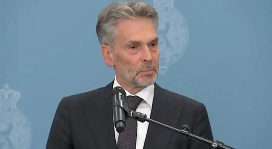 荷兰首相专程赴纽约，当面请特朗普松绑ASML对华出口。他的说法不是"中国市场离