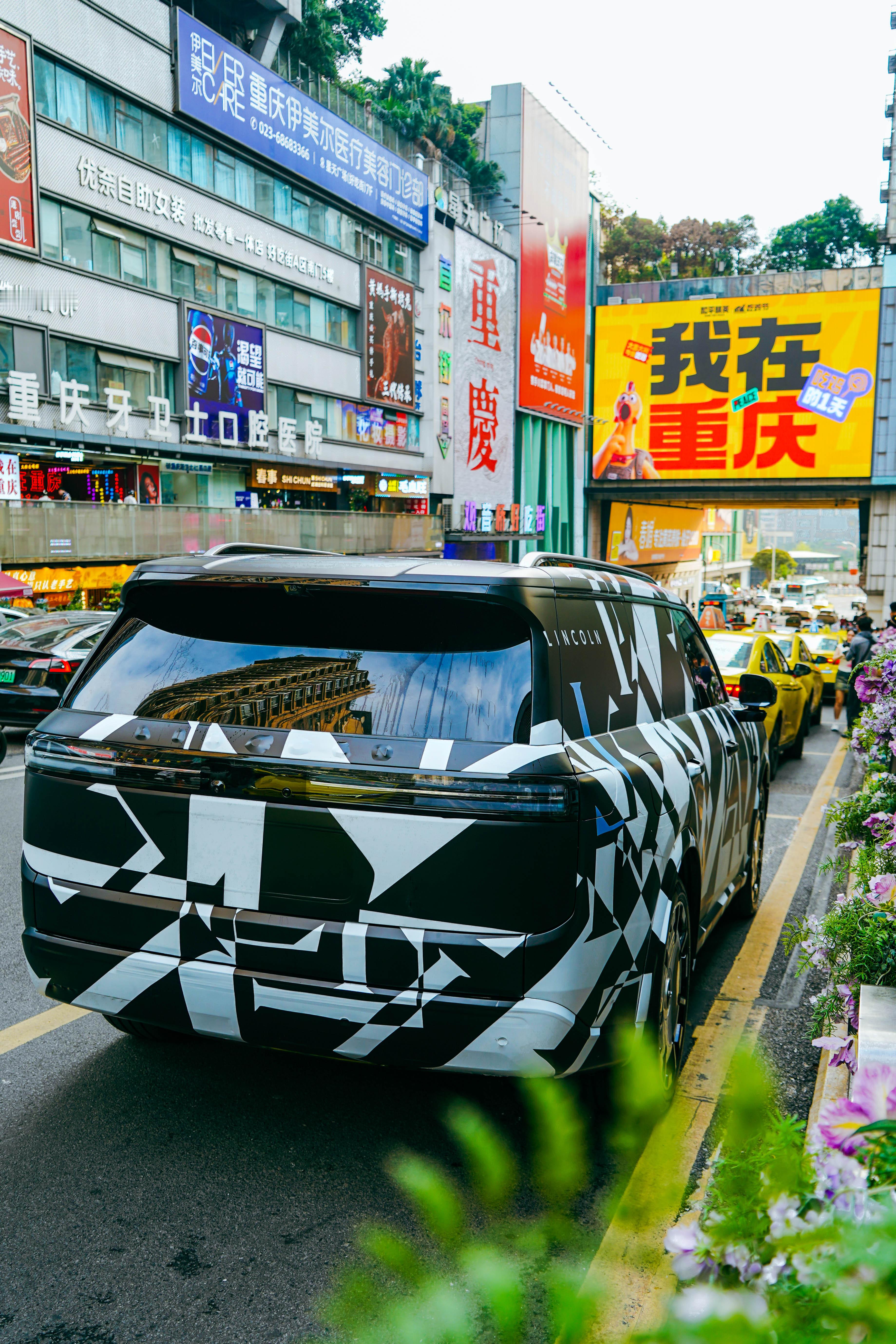 合资终于下场硬刚国产旗舰林肯伪装车国内路试实拍专为中国市场打造的混动大六座方盒子