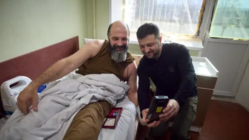 泽连斯基要对乌克兰残疾军人动手了！2月8日，《合法》杂志报的消息称：“泽连斯基