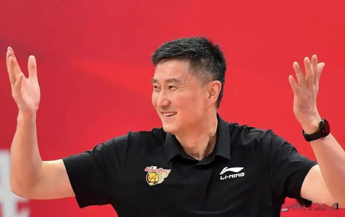 目前广东队最怕的对手是谁？不再是辽宁队了辽宁队自郭艾伦远走，韩德君退役，已经