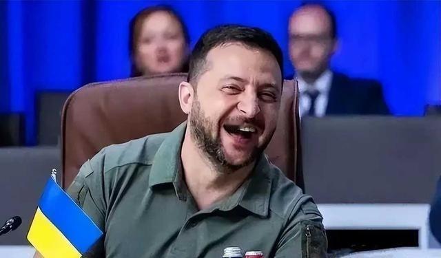 泽连斯基用“最无能的行为”度过了这个圣诞节前夜！12月24日，泽连斯基发表圣诞前