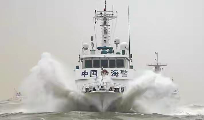 最近三天，东亚海域跟炸了锅似的——中国海警去钓鱼岛领海转了一圈，黄海中部接着打响