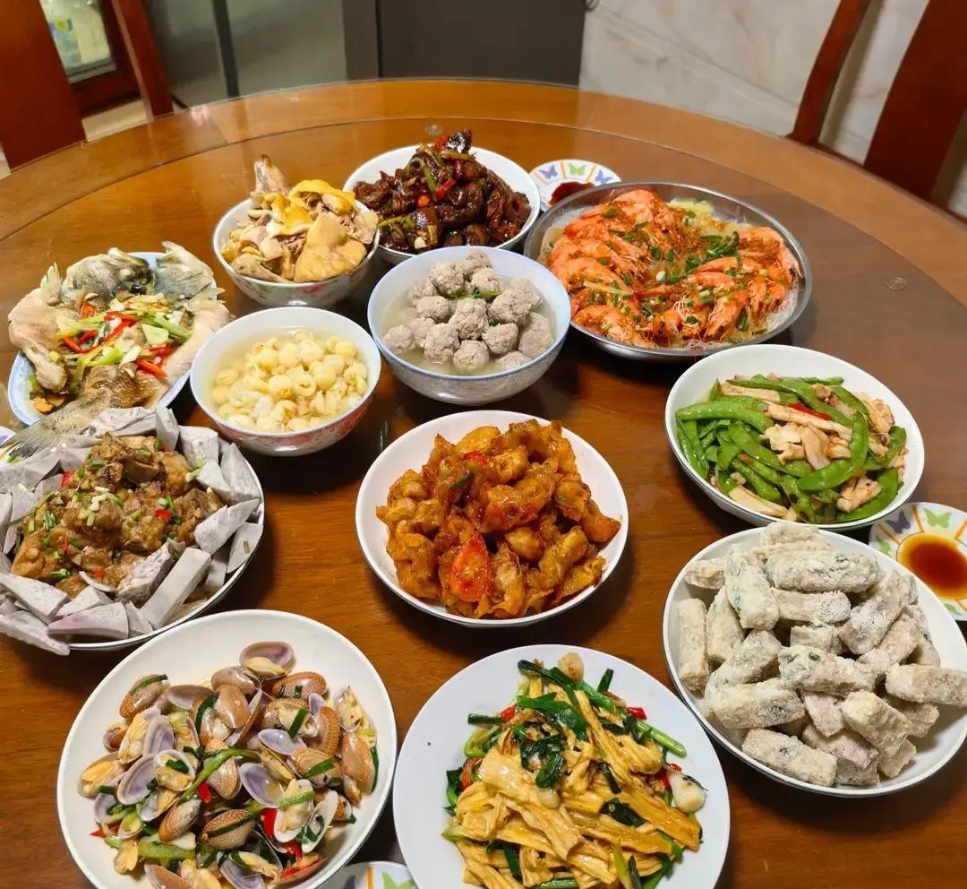 抖音上突然刷到一堆姐妹晒“今年我回娘家过年”点进去一看，全是25到34岁的职场人