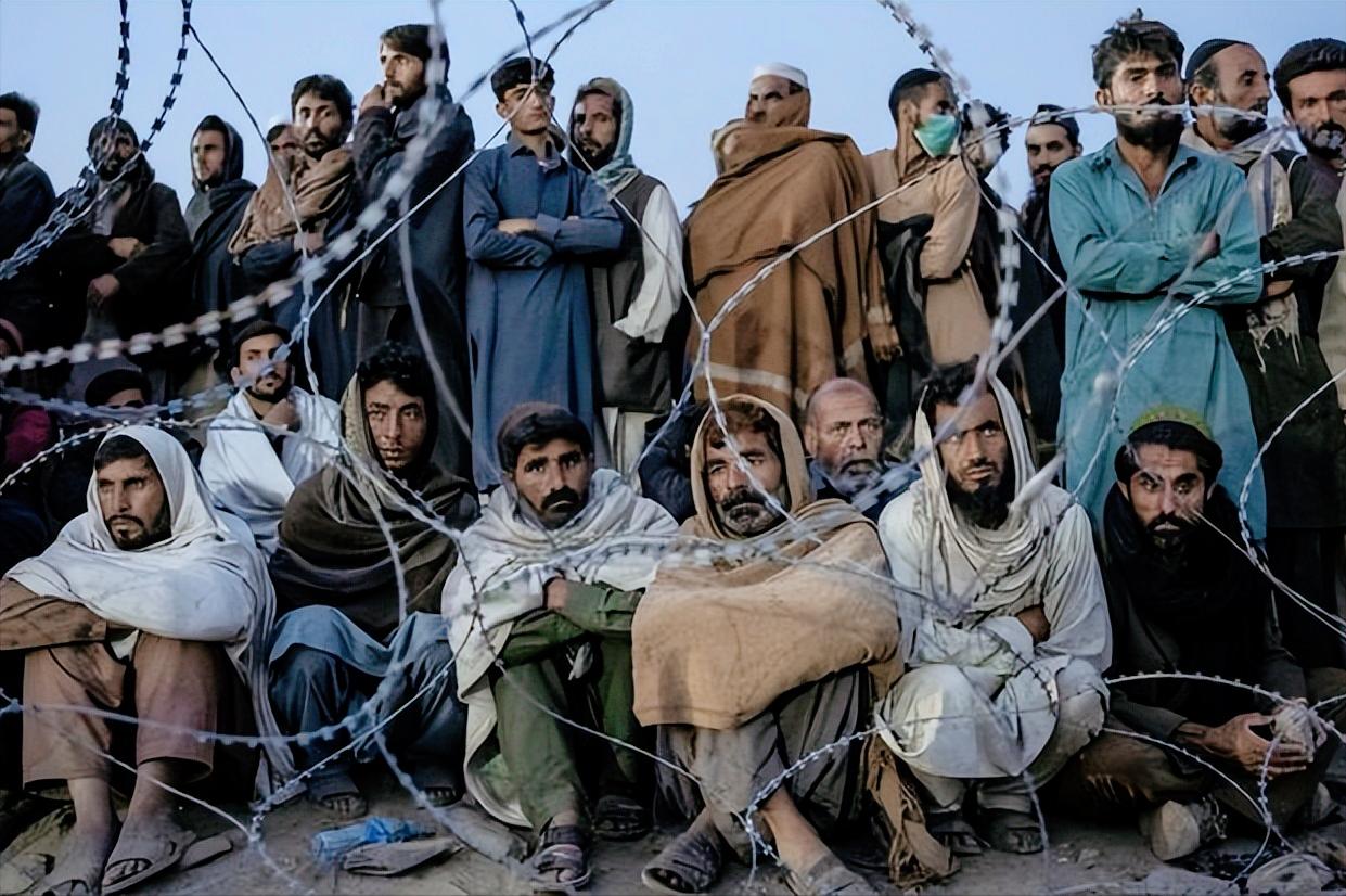 540万人涌回阿富汗，这个国家快扛不住了，这不是夸张，是联合国难民署实打实公布的