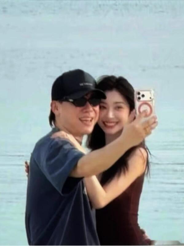 他俩居然在一起了感觉不是一个世界的人