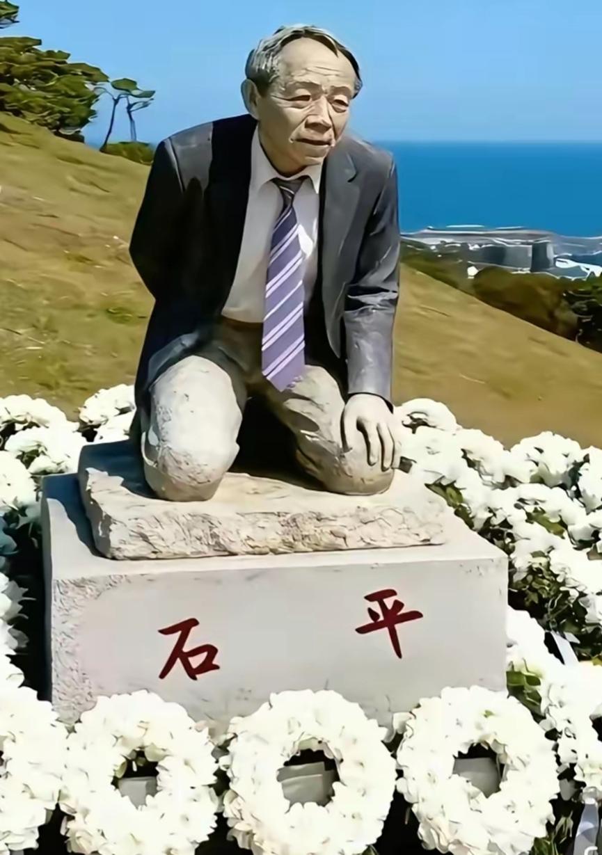 这个人叫石平太郎。他在成都长大，北大哲学系读了七年。什么叫"懂"？他比大多数中