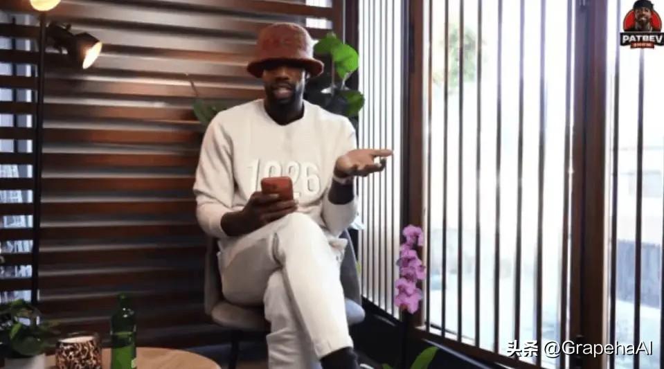 前NBA球员贝弗利在节目对韦德与哈登的历史地位进行了对比：“你可以排第四，这