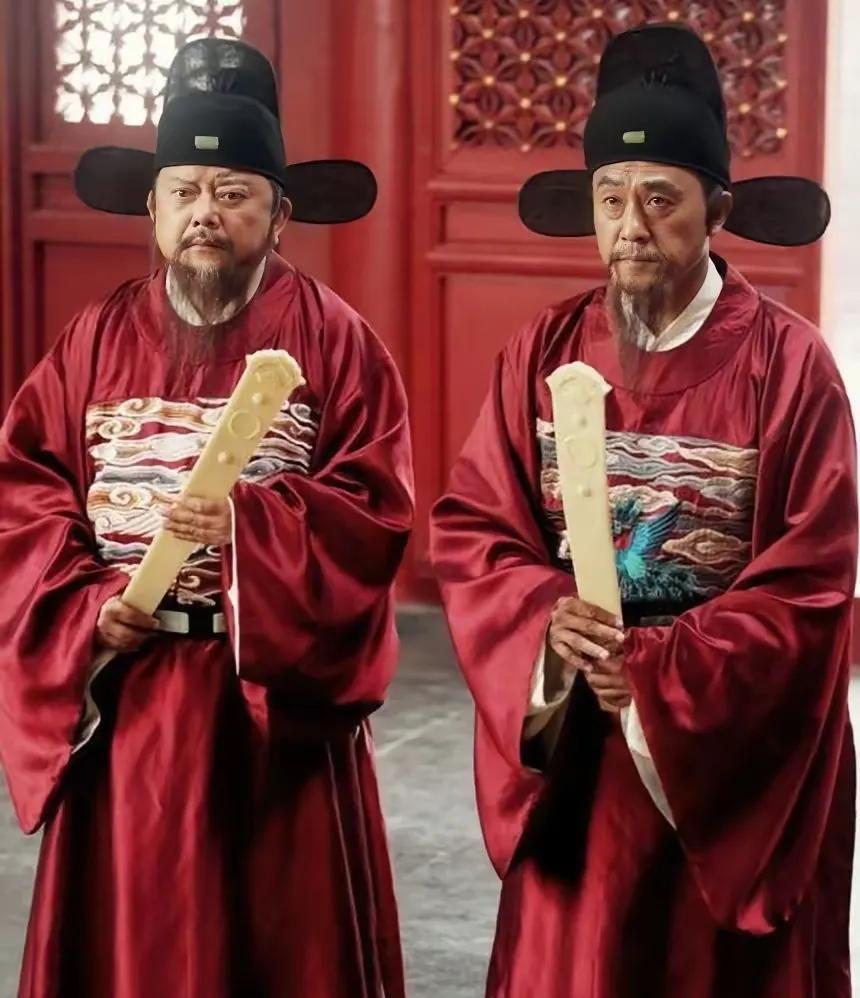 记得去年在浙江青田旅游时，当地导游神秘兮兮地指着石门洞说："当年刘伯温就是在这里