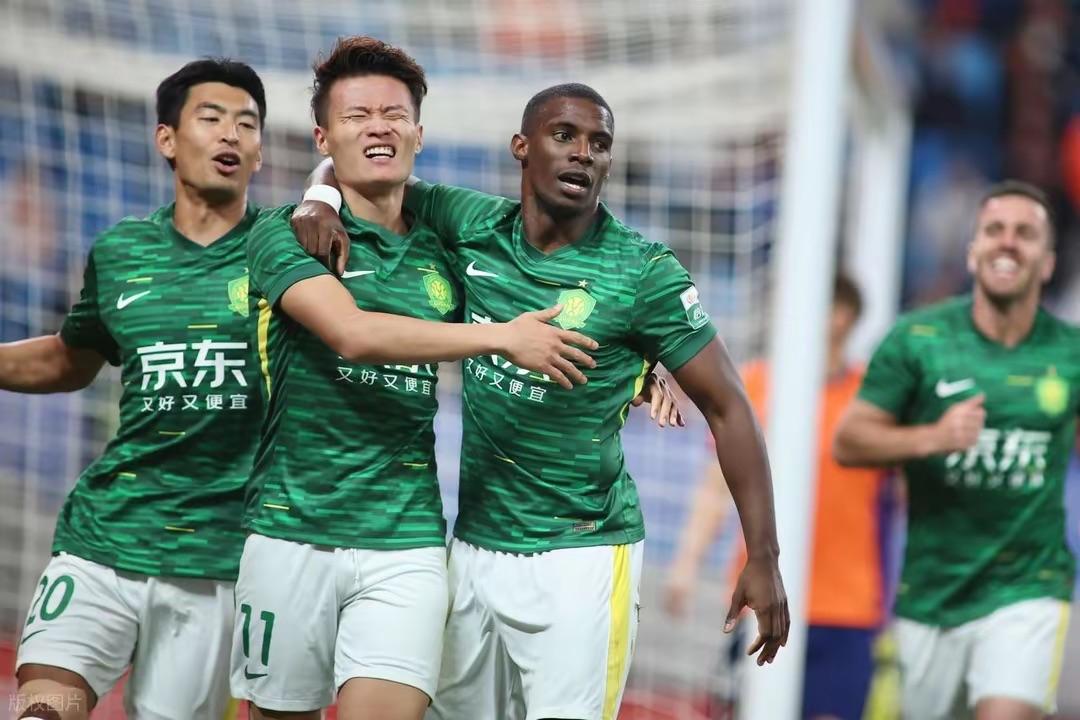 中超联赛进程过半，有几个意想不到！1、想不到北京国安以不败战绩夺得半程冠军！看