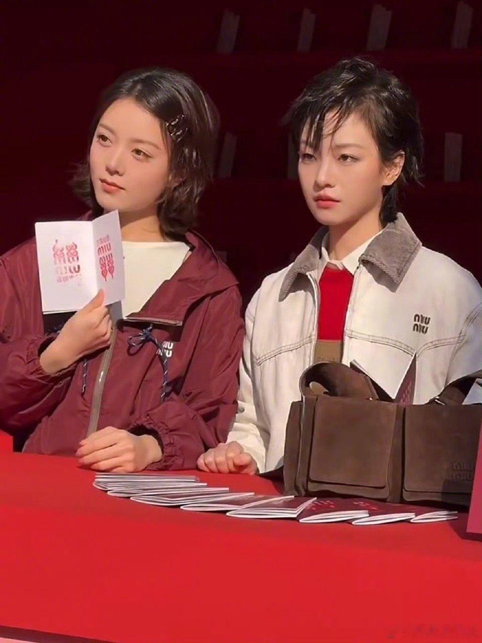 赵今麦李庚希短发，一个美一个飒！｜赵今麦&李庚希