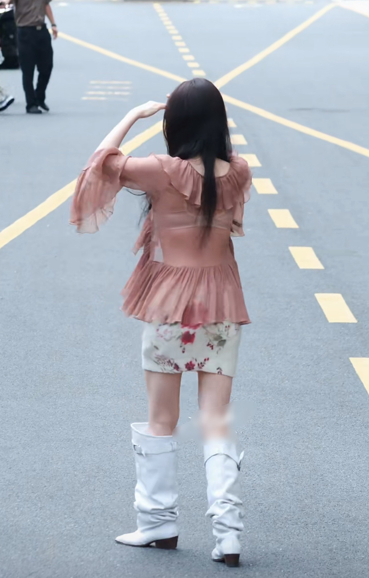 ？窝鱼衣柜里的漂亮衣服，至今没重复过…