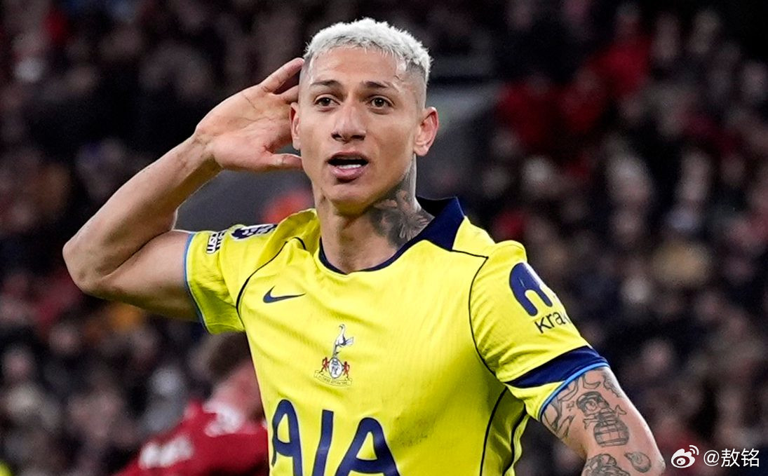 利物浦1比1热刺比赛临近结束的时候，随着理查利松扳平比分，安菲尔德响彻热刺远征