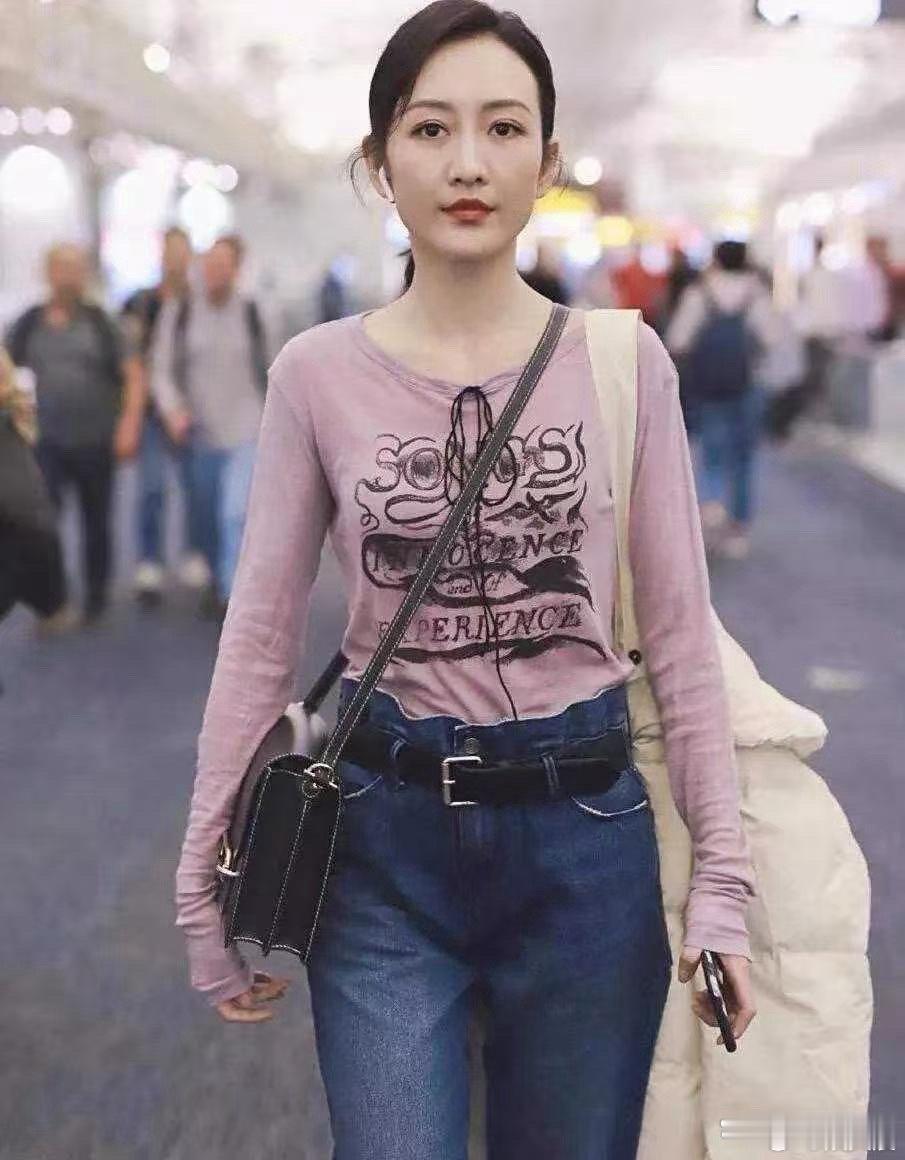 王鸥这身材也太能打了，紧致窈窕，完全看不出是生过孩子的样子！