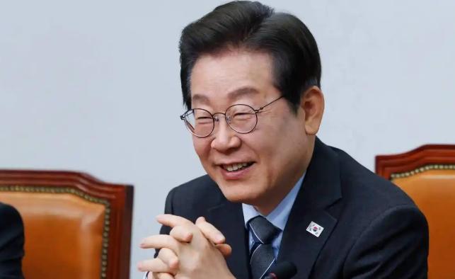 李在明或许堪称韩国总统史上最饱受争议的一任，与其他顺应时势、依志而为的总