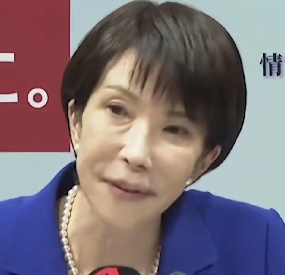 高市早苗43岁才嫁给同是政客的山本拓，山本拓比她大9岁，二婚。这段中老年婚姻也