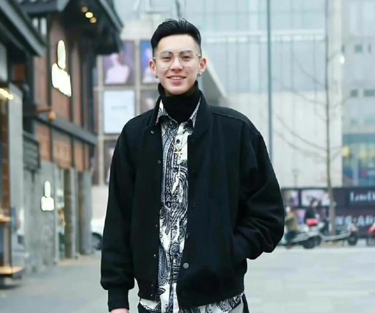 王鹤棣的逆袭太传奇！空乘专业出身的他因一张街拍照被星探发掘，刚出道时青涩又狂妄