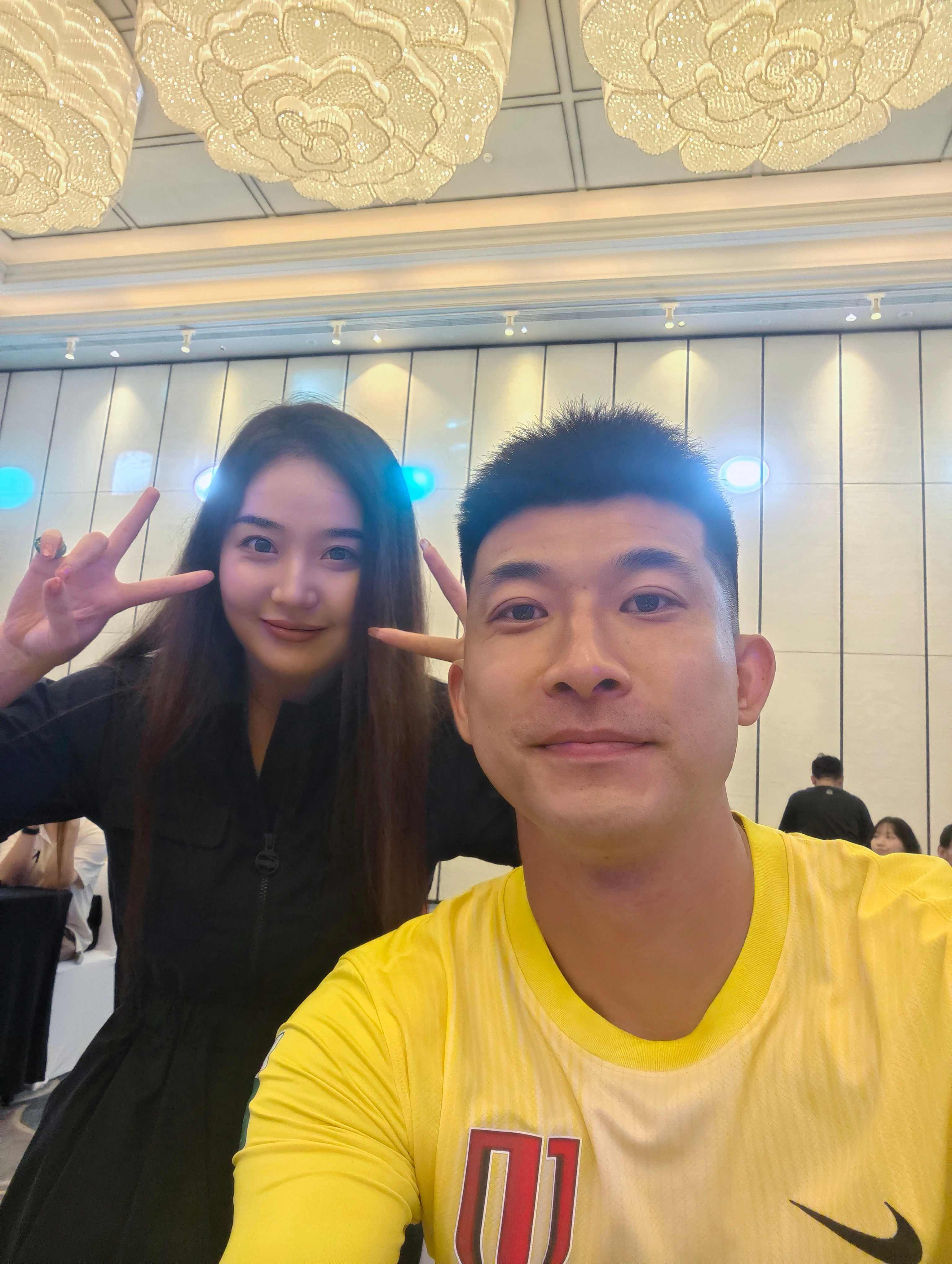 今天去参加了奕境汽车和成都蓉城足球俱乐部的签约仪式🔴🚗韦世豪、胡荷韬、刘殿座