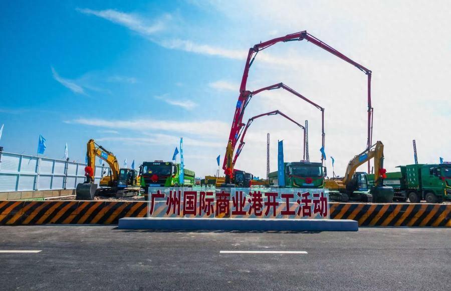 日本如愿以偿，终于和中国签了。10月8号，丰田汽车社长首次到访中国，第一站直