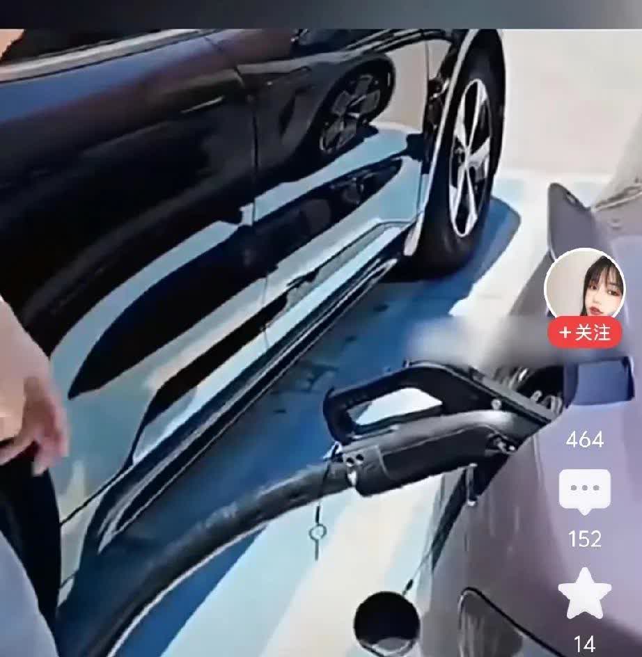 有小米车主吗？问一下这是真的吗？小米车在充电时，充电插头特别热，是普遍现象还
