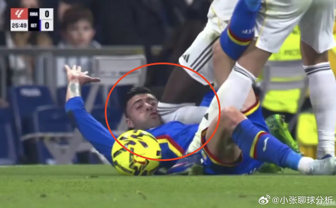 丢人！皇马输球输人：头号恶犯叒暴力犯规18岁天才辱骂裁判染红北京时间3月3日凌