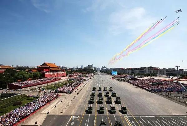 国产利剑集结！9·3胜利日阅兵现役主战装备前瞻1.歼-35隐身舰载机：首