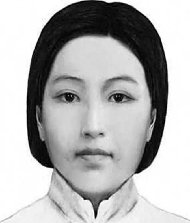 2012年，湖北男子修房发现奶奶遗物，惊动政府：老太太身份不简单，是双枪老太婆的