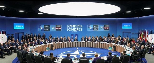 特朗普又迎来3个噩耗，如果中国不妥协，美国将会迎来巨震。特朗普第二任期一上来就