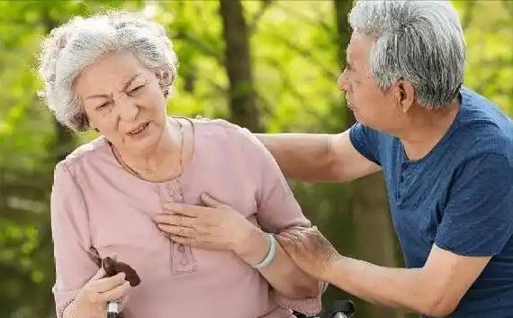 快走，这项简单又方便的运动，已经成为不少人日常生活的一部分。尤其是对于上了年纪的