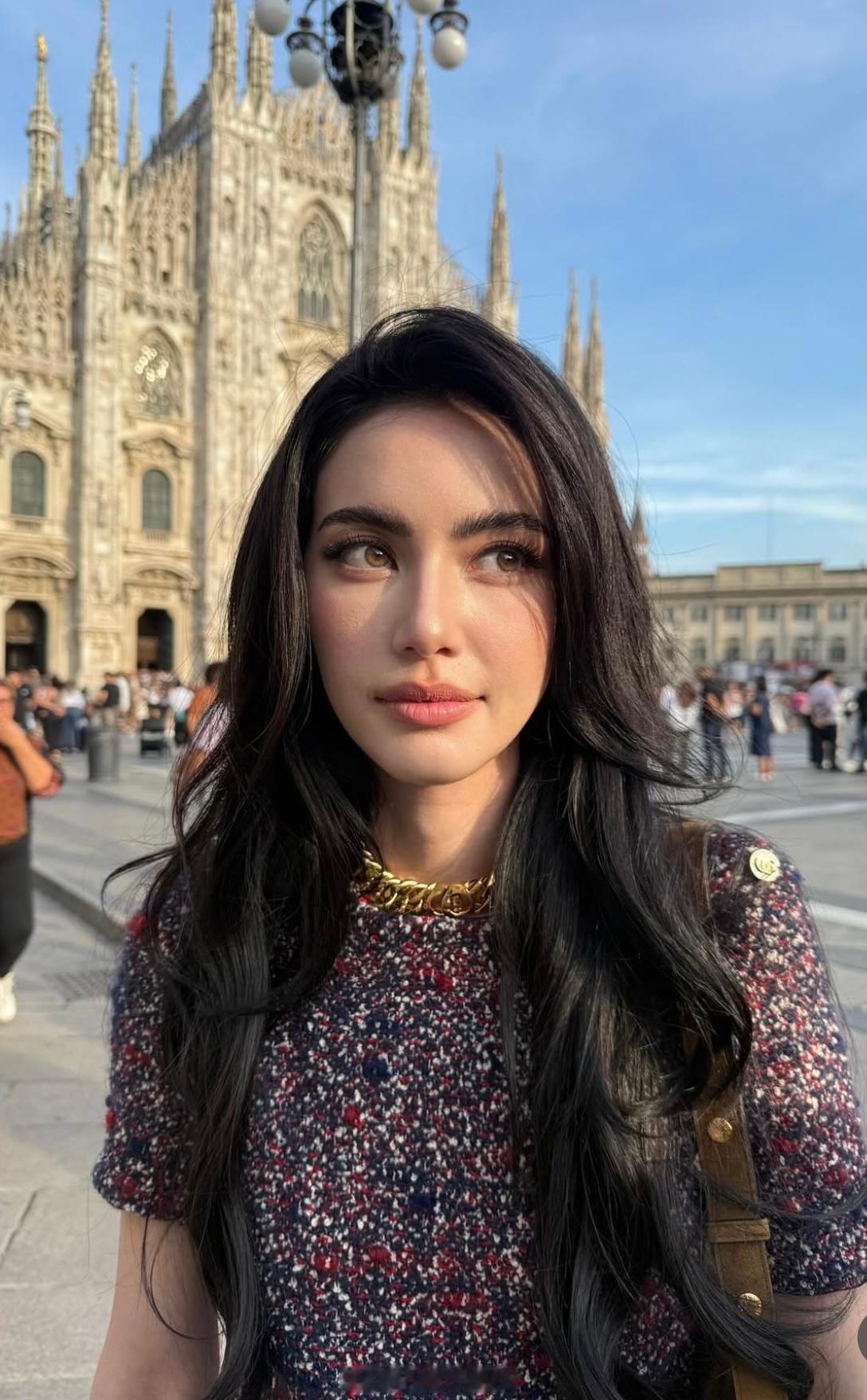maidavikamai和未婚夫一起去米兰参加活动这一组看着好混血美美哒