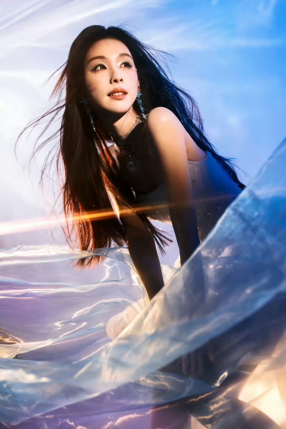 陈都灵这造型怎么能这么美，宛若深海公主，一整个绝美闪耀，氛围感拉满了