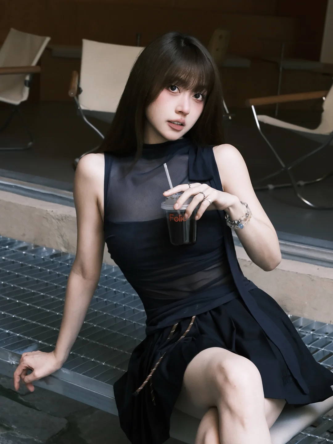 深色清冷感和我自己剪的齐刘海很搭💙
