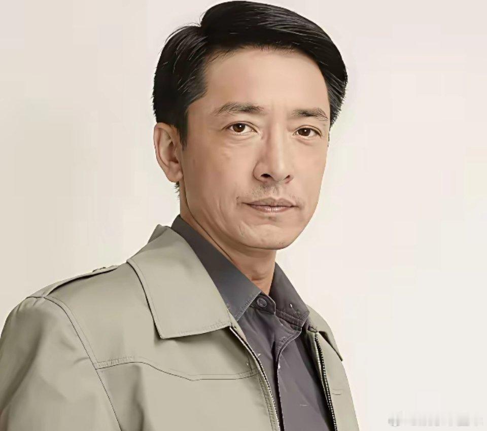 王鑫原来也是桃李满天下，得意的学生有不少，最有名的学生有易烊千玺，2018级的，