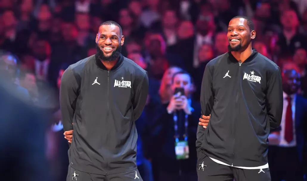 NBA中那些无“根”的球星，谁最可惜？库里的跟在勇士，科比的跟在湖人队，但并不