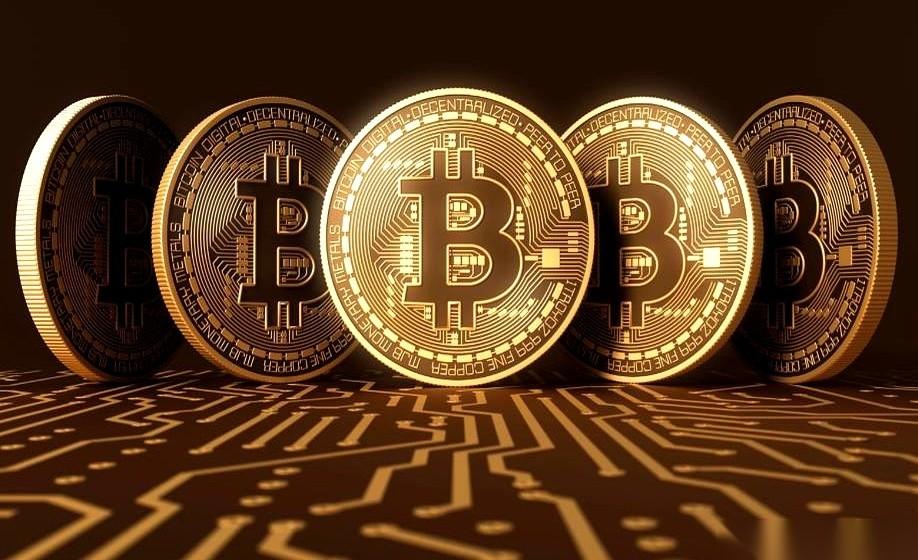 110万个比特币。就那么安安静静地躺在一个谁也打不开的地址里，从2011年开始