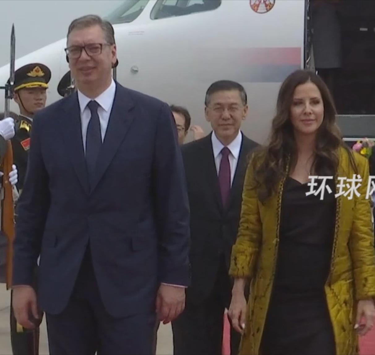 武契奇刚到中国，塞尔维亚就爆发大规模骚乱，有人不想让他访华5月24号，塞尔维亚
