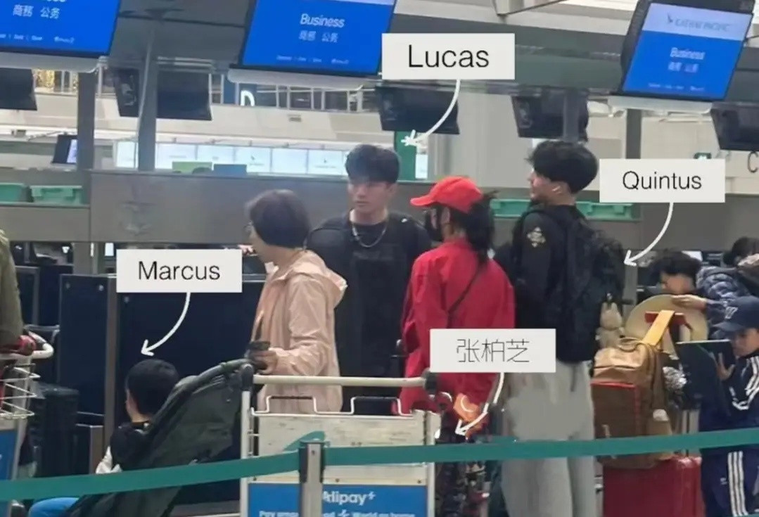 张柏芝和三个儿子机场被偶遇，谢振南比哥哥谢振轩高了，侧颜很帅！