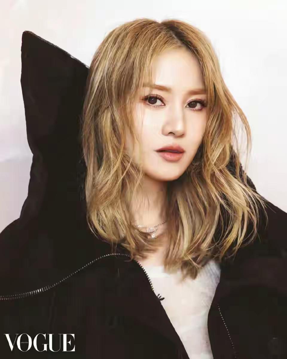 徐子淇Vogue时尚大片，真想不到一个贵妇也能登上这样的封面，真让人大开眼界呀！
