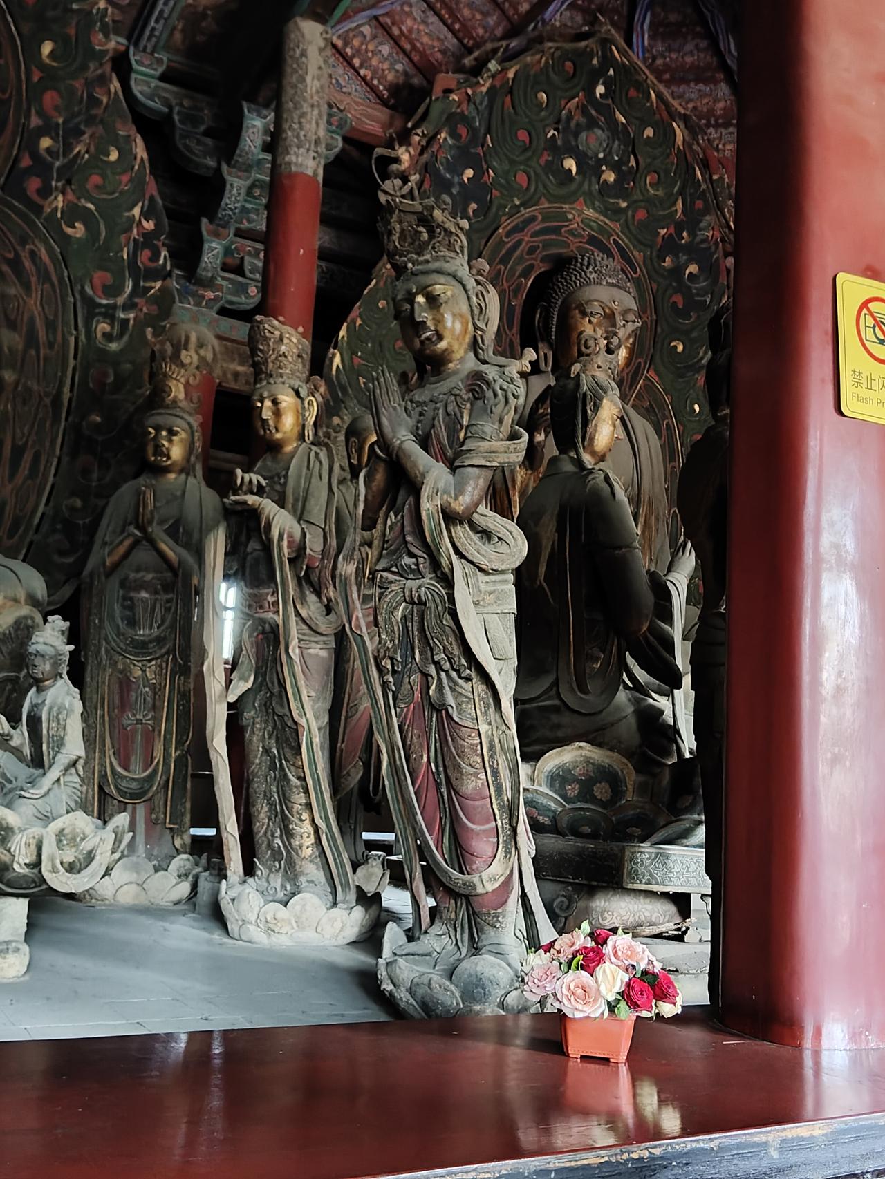 大同华严寺的合掌露齿菩萨（东方维纳斯）来华严寺这次目的之一欣赏有东方维纳斯之