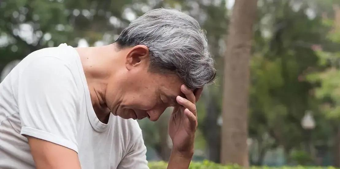 你知道吗？最近有不少老人被“高血压数字”吓坏了，血压一到160/90就慌张吃药，