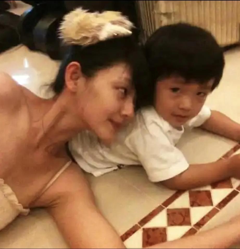 马筱梅和汪小菲的儿子小名叫汪宝儿，大名叫什么呢？因为筱梅平日称玥儿为大宝，箖箖