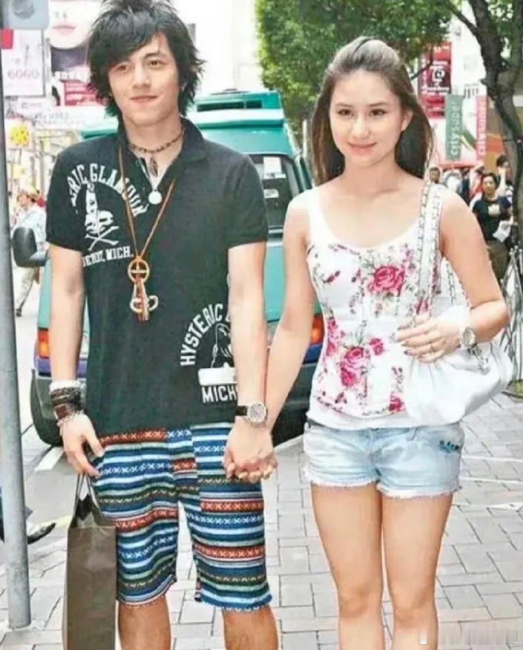 何超莲的前任都是帅哥，她应该是颜控！​​​